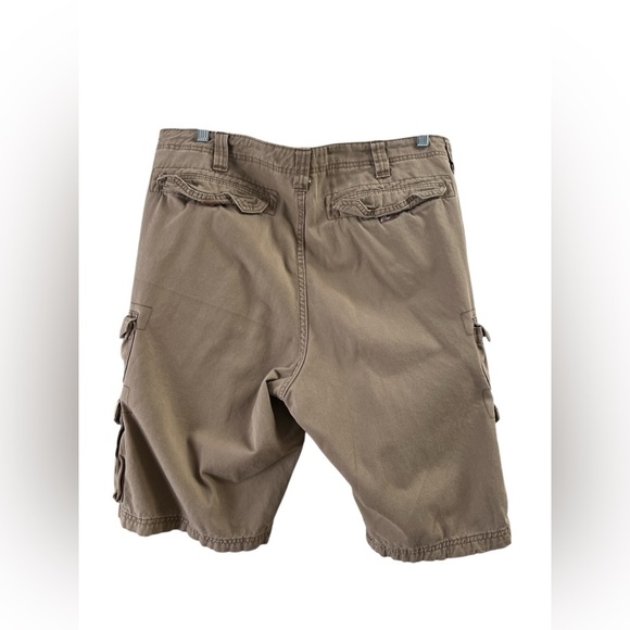 Tan Lee cargo shorts - Picture 3 of 3